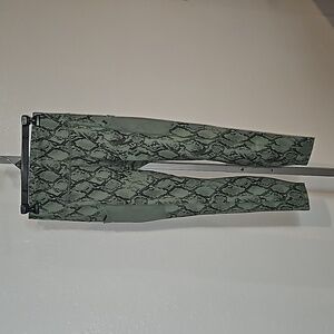 Fabletics athletic leggings